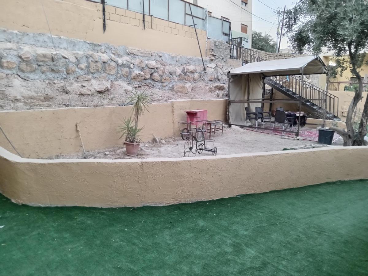 Emile Altwal Madaba Hotel Екстериор снимка